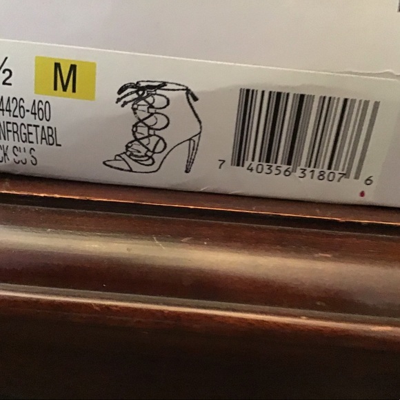 Nine West / NWT ´Unforgettable’ Lace-Up Sandal Size 7.5 - Picture 5 of 5